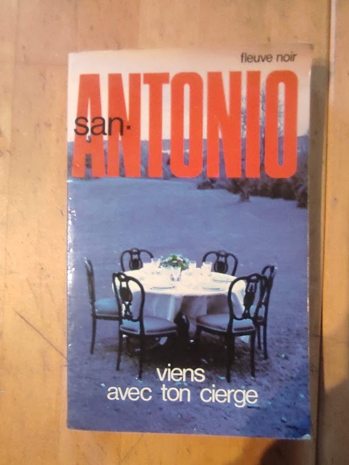Viens avec ton cierge San-Antonio Fleuve Noir 1978 - photo numéro 1