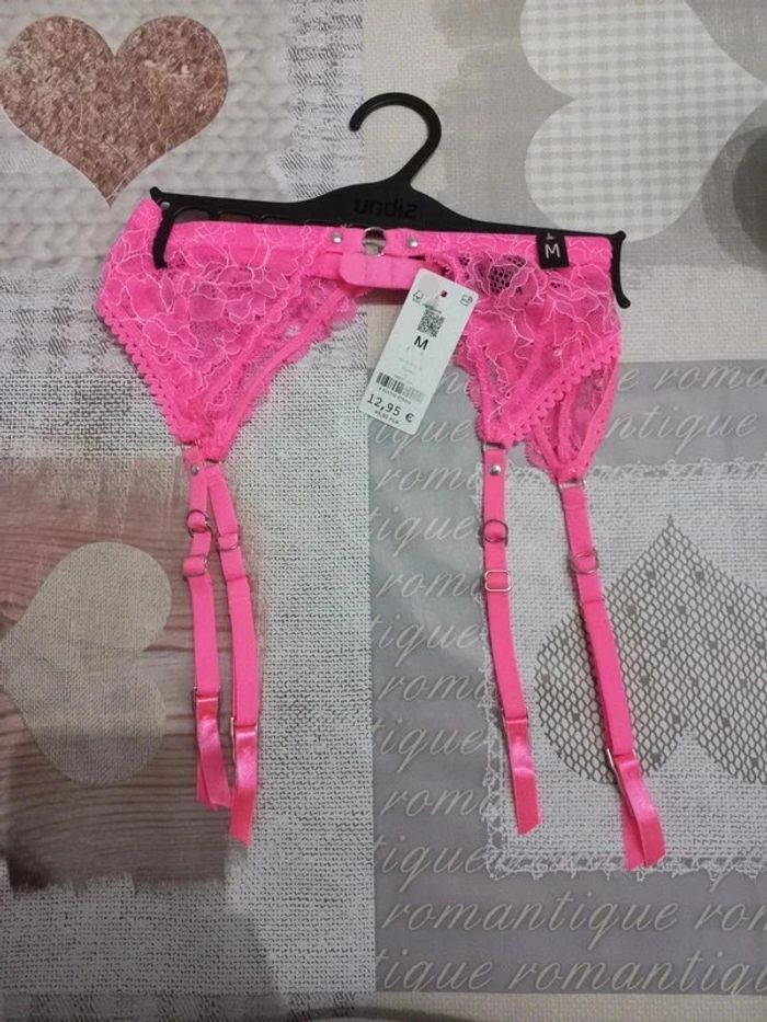 Rose fluo très jolie - photo numéro 2