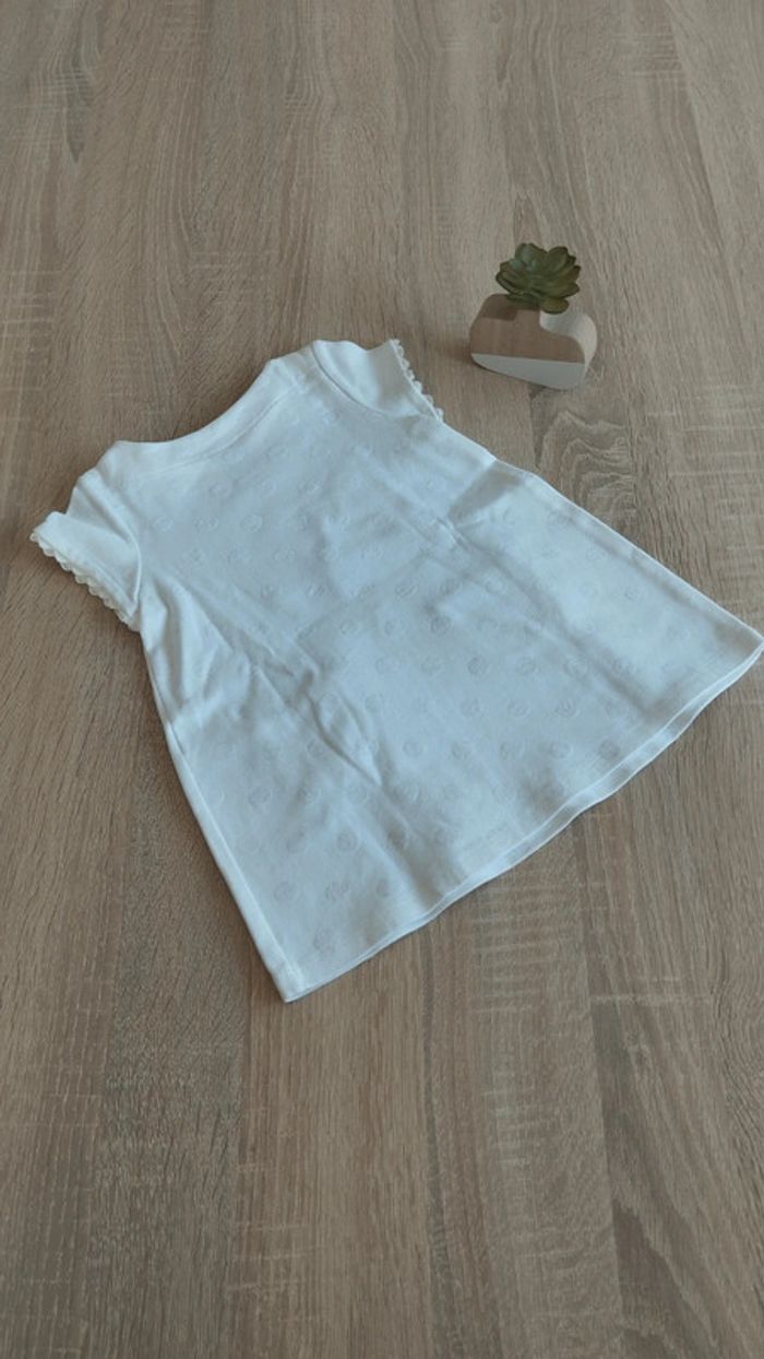 Robe blanche a pois - photo numéro 2