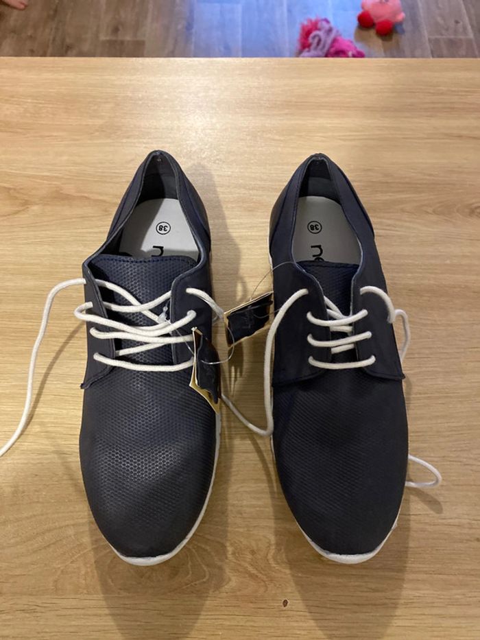 Chaussures homme taille 38 neuves