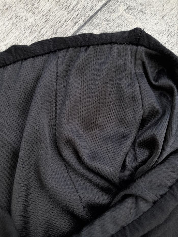 Robe noire dos nu - photo numéro 5