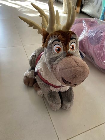 Peluche reine des neiges sven 35cm disney