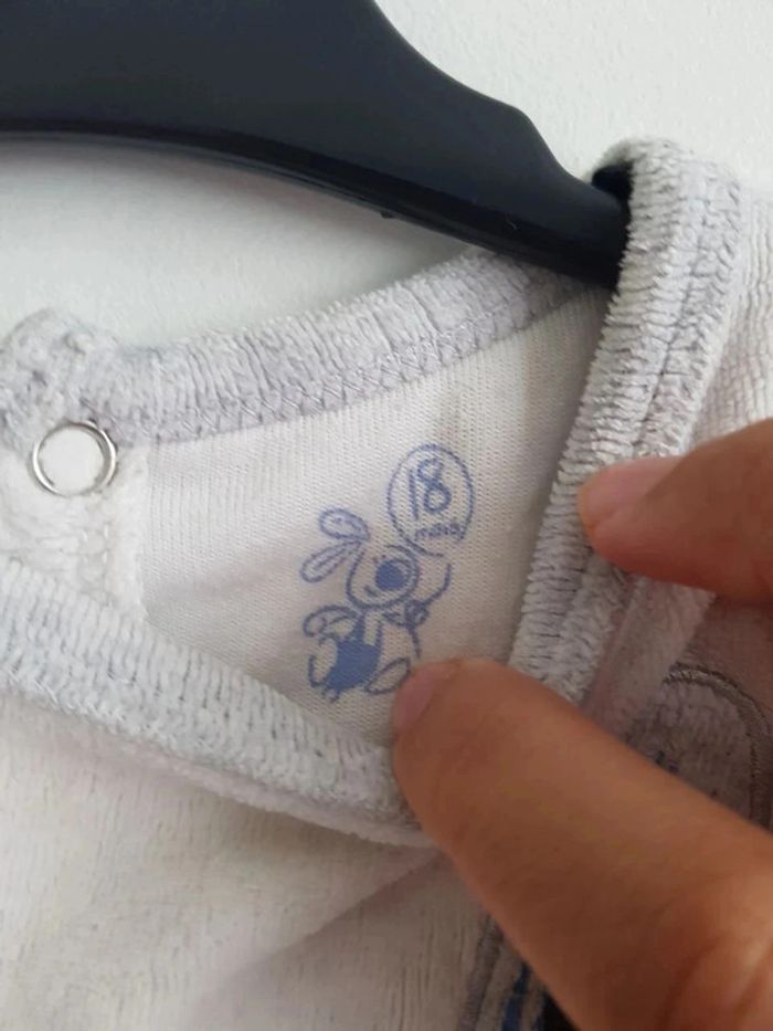 Pyjama en velours taille 18 mois - photo numéro 3