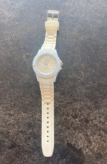 Montre beige