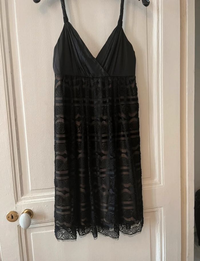 Robe dentelle noire brodée perles rocailles taille 34 - BCBGmaxazria - photo numéro 2