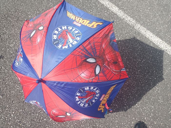 Parapluie spiderman marvel - photo numéro 2