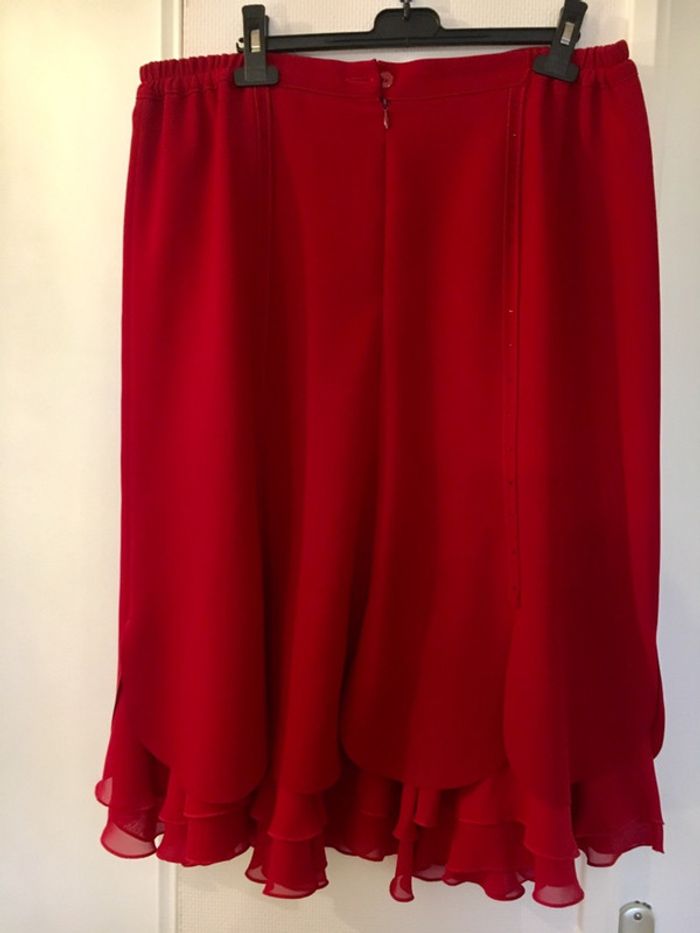 Jupe rouge à volants - photo numéro 2