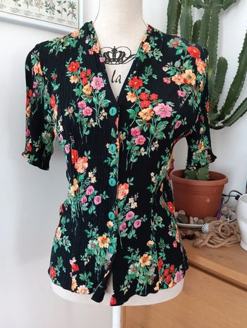 Chemise noire fleurs multicolores effet froissé taille 40