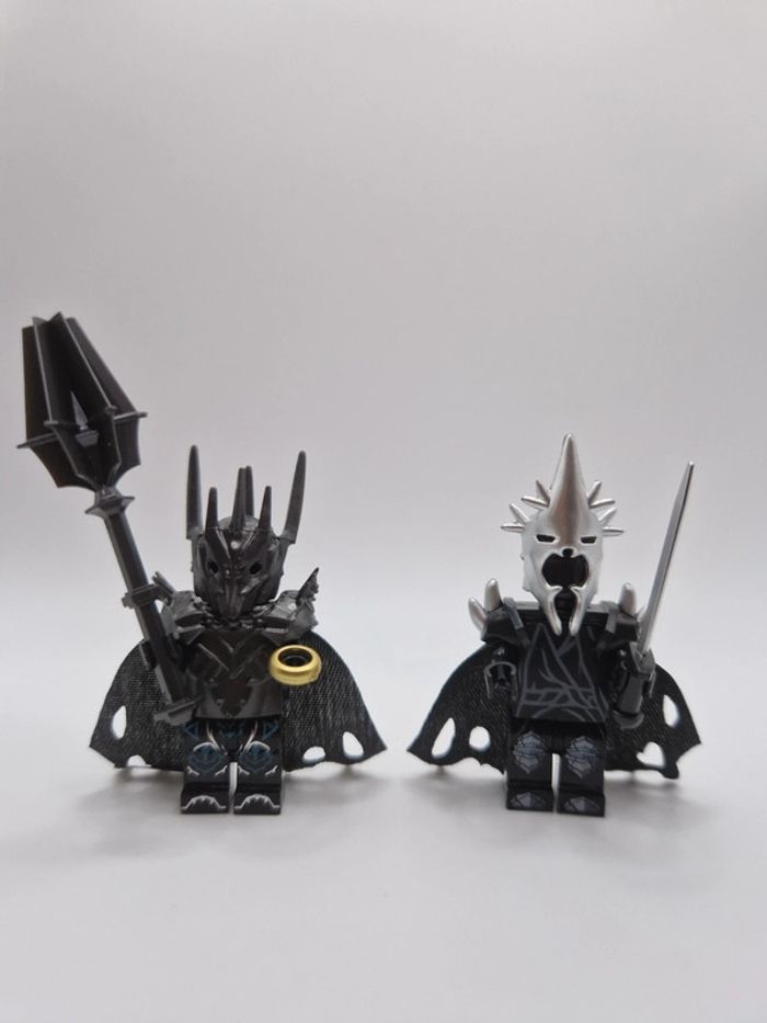 Figurines type lego Sauron et le Roi D'angmar seigneur des anneaux / hobbit