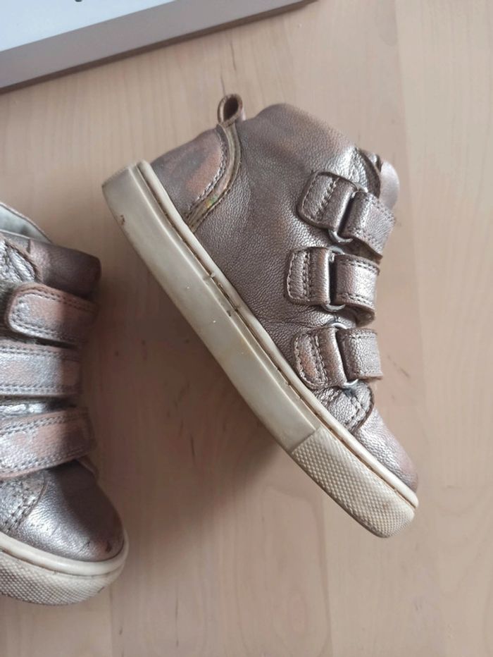 Baskets montantes en taille 24 - photo numéro 4