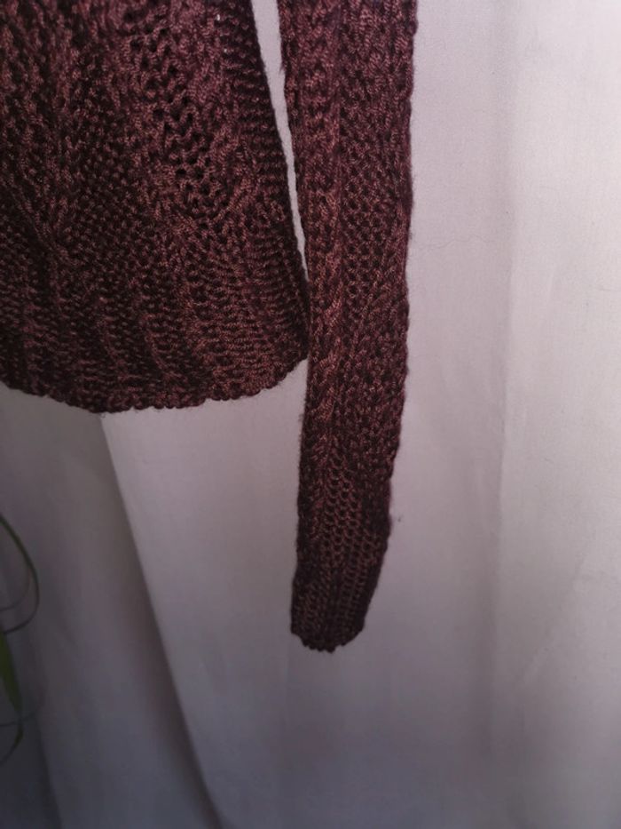 Joli pull Pull and Bear t M lie de vin torsades - photo numéro 2
