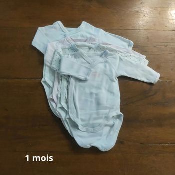 Lot bodies body fille 1 mois manches longues