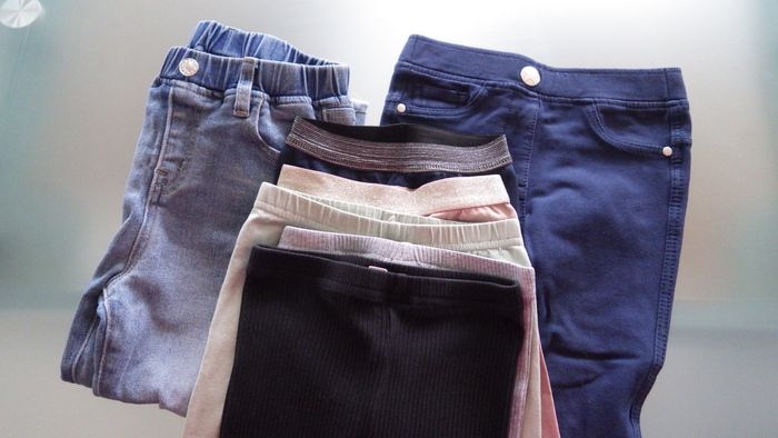 Lot de 7 leggings et pantalons en jean 4ans Vertbaudet et autres - photo numéro 7