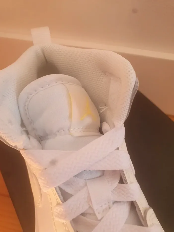 Nike Jordan 1 Mid (29.5) - photo numéro 4
