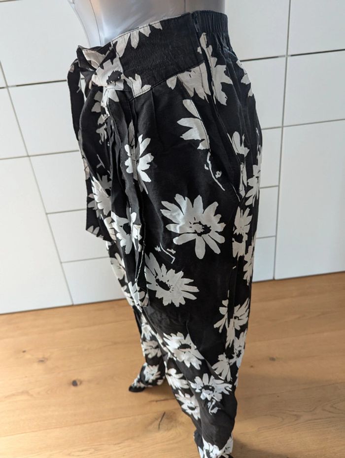 Pantalon fluide à fleurs – Marque Qkiss – Taille M (équiv. 38/40) - photo numéro 3