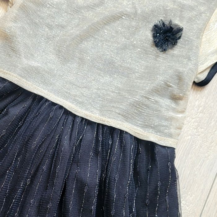 Très jolie robe de cérémonie brillante or et noir. Fille 6 ans. Marque Tissaia - photo numéro 2
