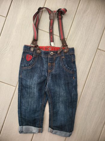 Magnifique jean avec bretelles détachables  tape a l oeil 9mois