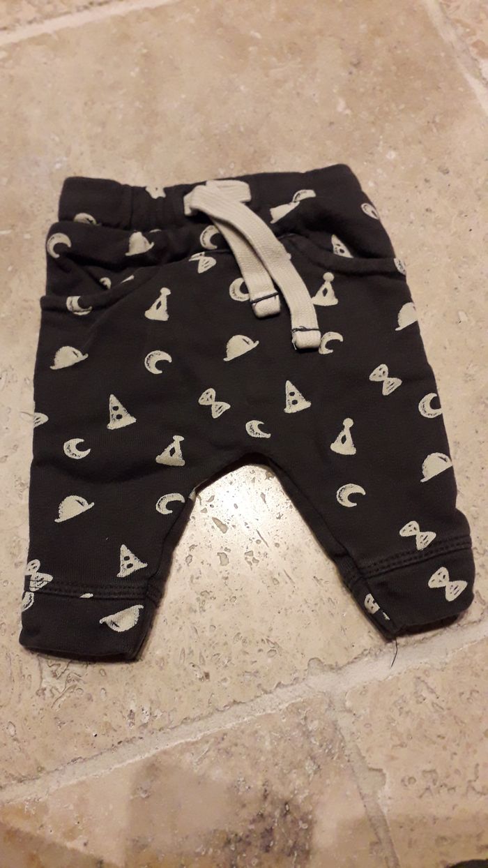 Ensemble Pantalon + Sweat - 1 mois - photo numéro 2