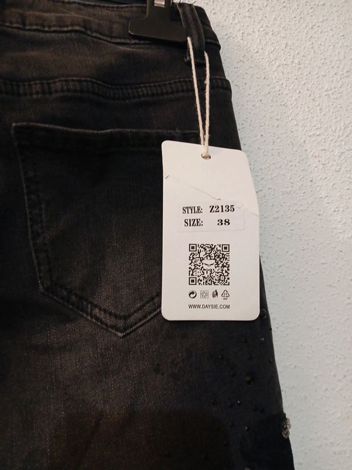 Jeans noir a strass neuf " daysie" taille M - photo numéro 4