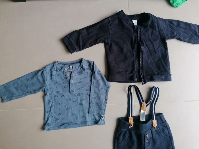 Lot 10 vêtements garçon 12 mois - photo numéro 10