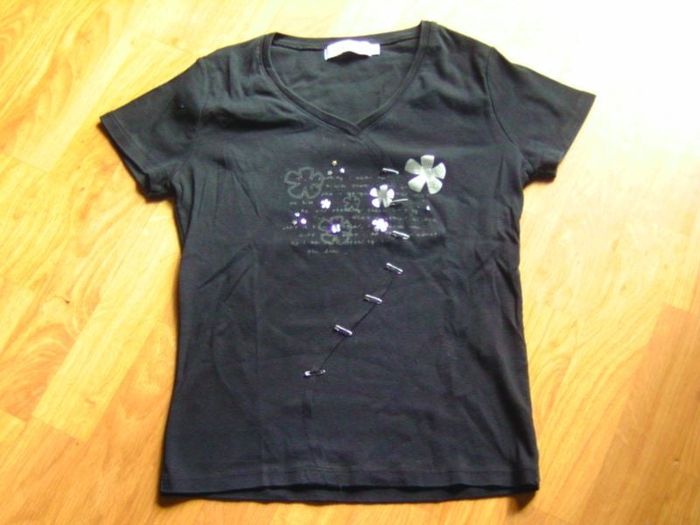 Tee shirt CACHE CACHE noir décos argentées épingles 38 TBE