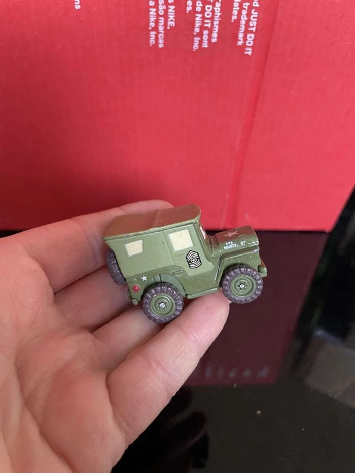 Jeep Sergent Sarge Green Cars Disney Pixar - photo numéro 5