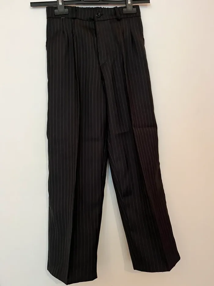 Costume 4 pièces 8 ans noir - photo numéro 2