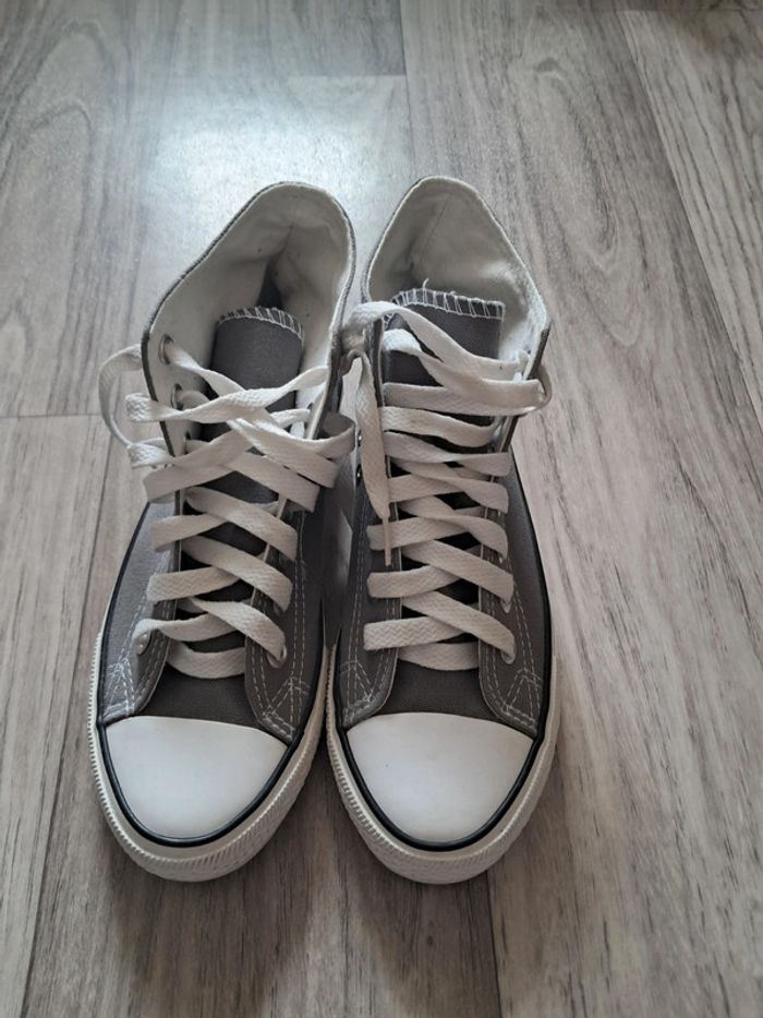 Chaussure à lacets neuve P40