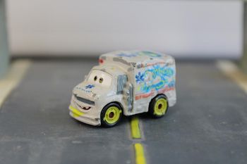 Disney Pixar min racer DR. Damage