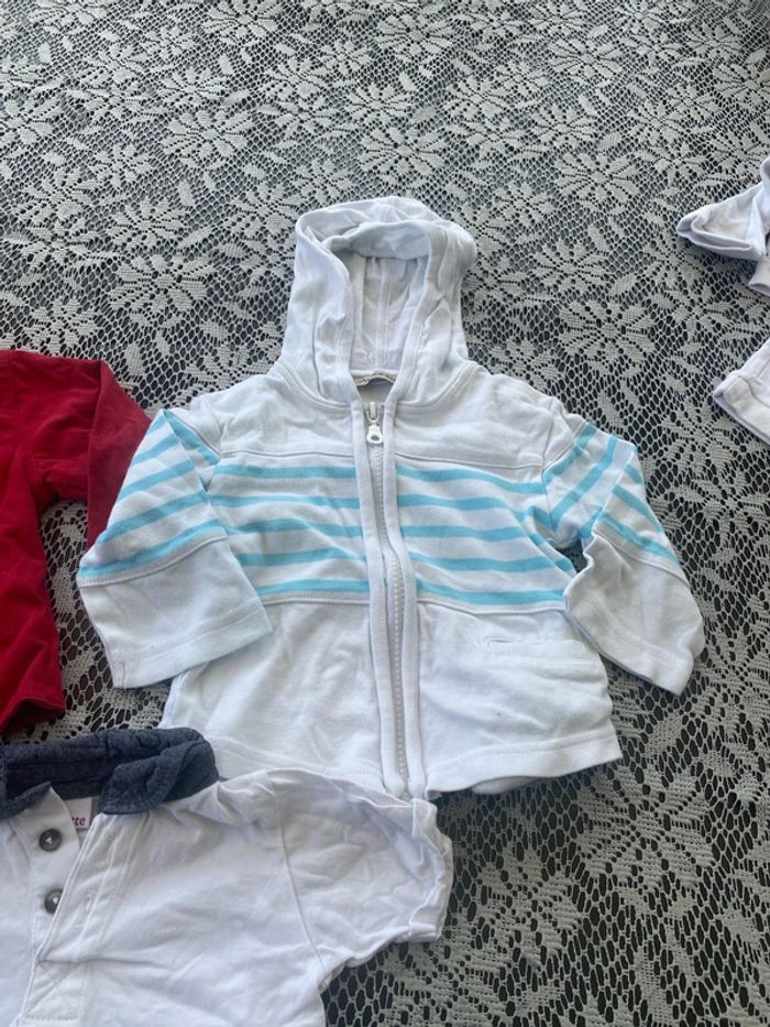 Lot de t-shirt /gilet - photo numéro 4