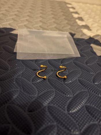 Lot de 2 piercing spirale neuf plaqué or