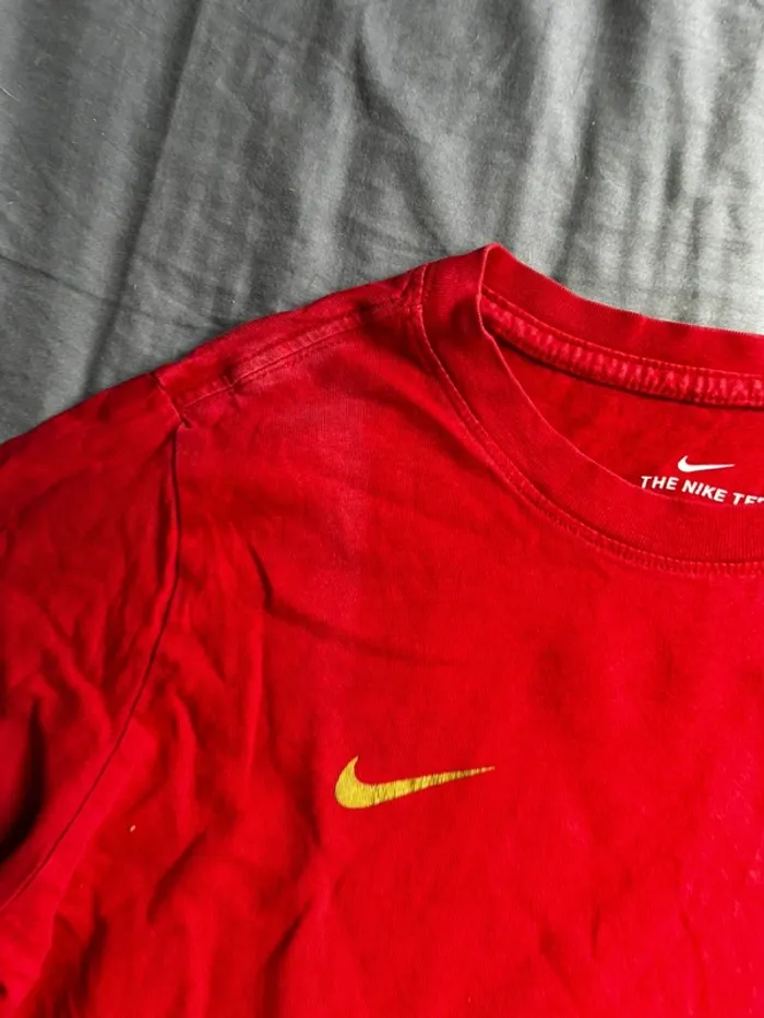 T-shirt rouge - photo numéro 3