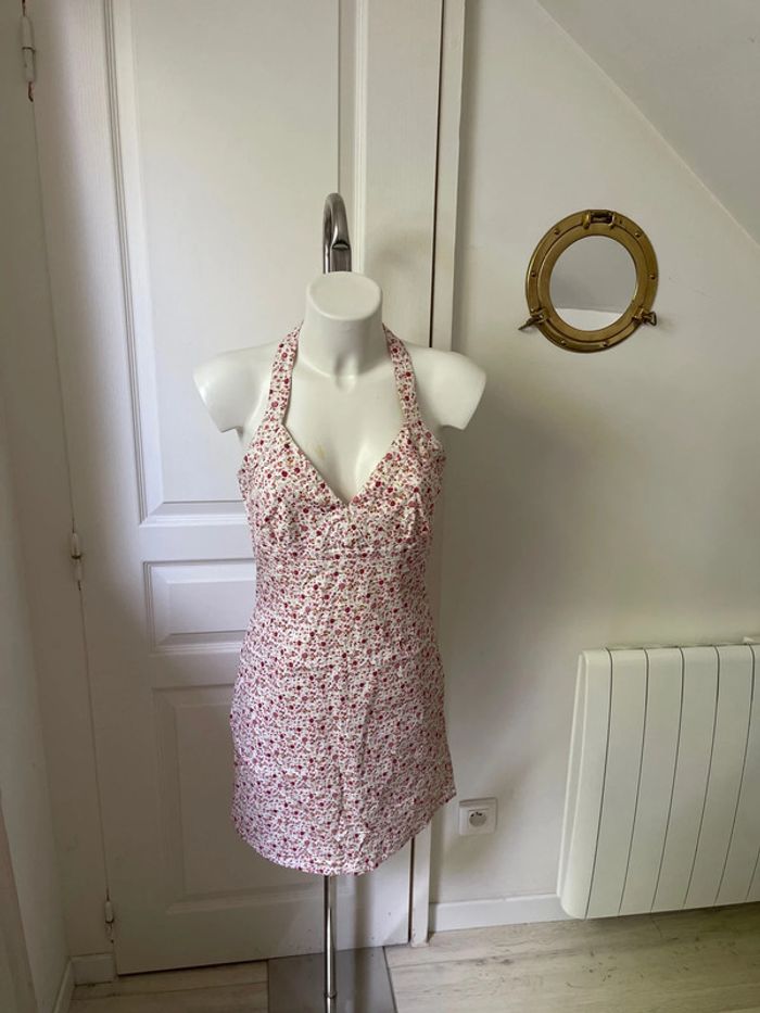 Robe dos nu - photo numéro 2