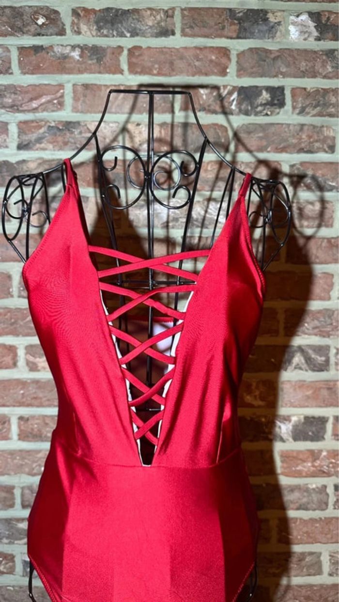 Maillot une pièce rouge bordeaux Shein Taille S / 36 - photo numéro 2