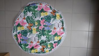 Nappe ronde fleurie a frange