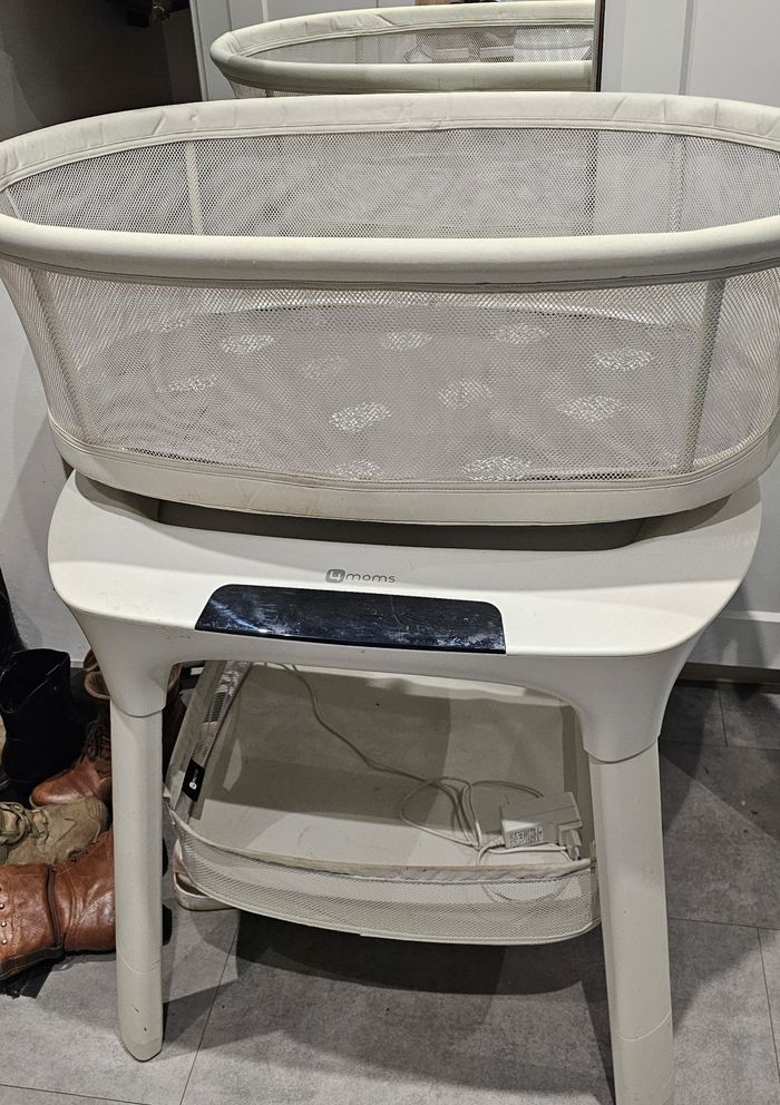 Berceau mamaroo sleep 4 moms