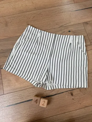 Short blanc à rayures, femme Camaïeu taille 42