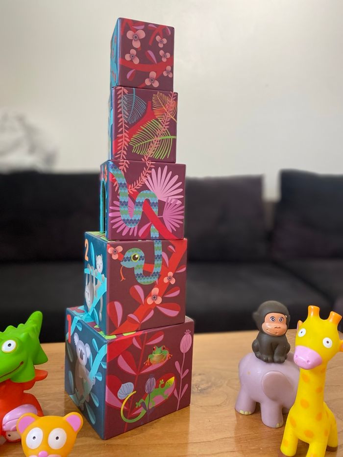 Tour de cubes à empiler - photo numéro 3