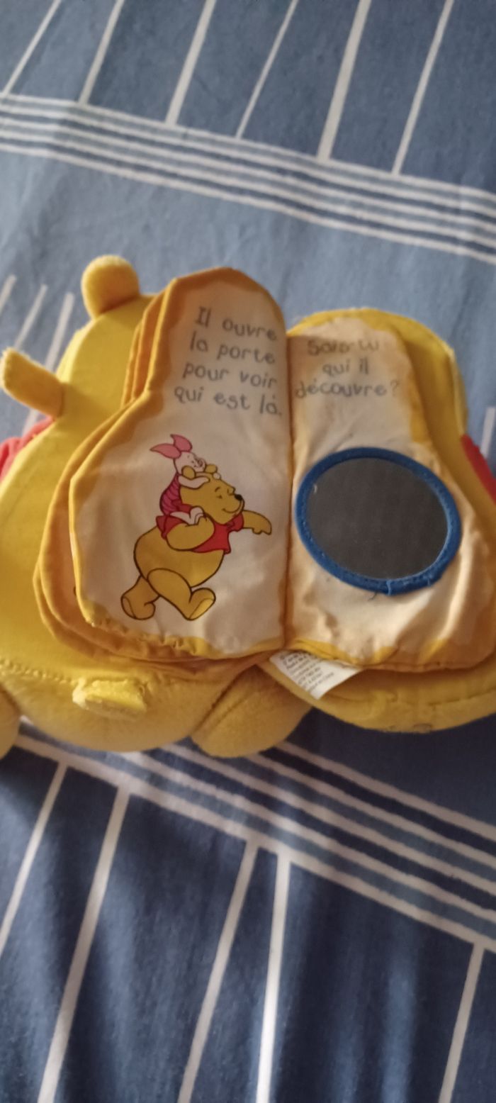 Très belle petite peluche livre Winni l'ourson - photo numéro 2