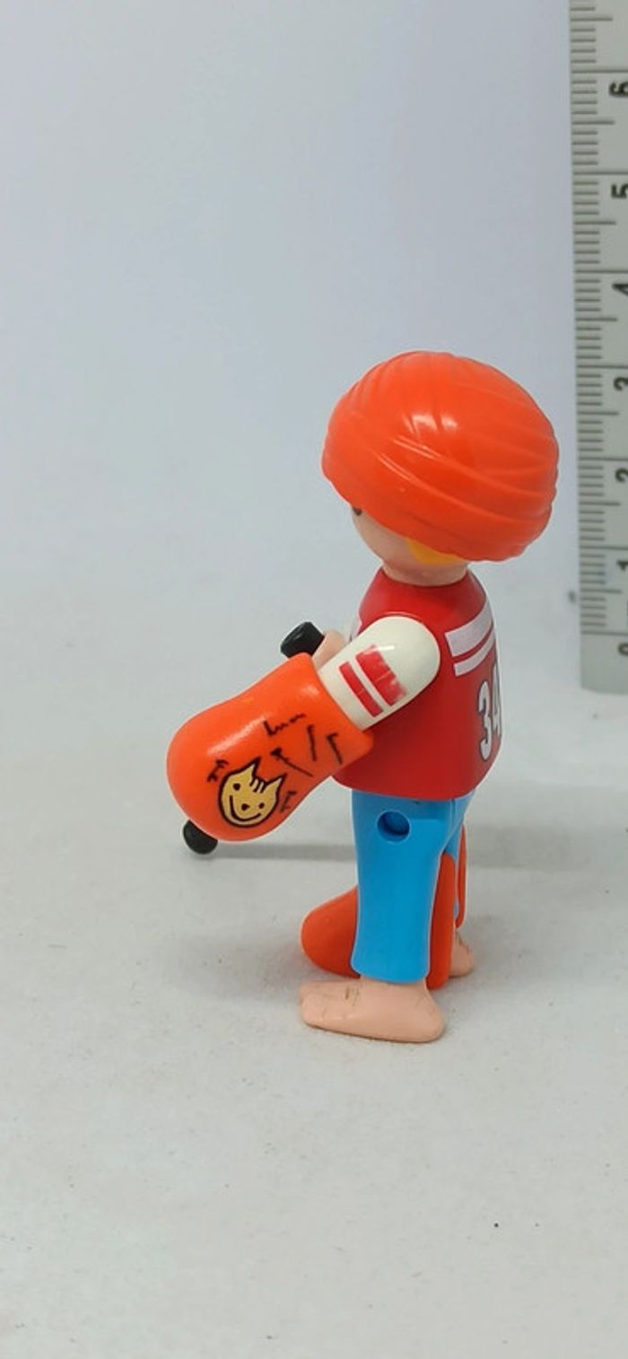 Enfant garçon plâtré blessé avec plâtres et béquille playmobil - photo numéro 2