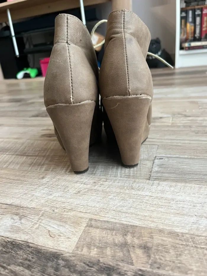 Bottines compensée beige taille 38 - photo numéro 2