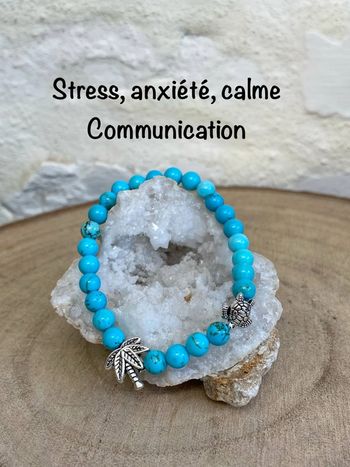 Bracelet howlite bleu teintée , tortue et palmier , 18 cm lithothérapie