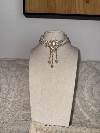 Magnifique collier en acier et perles
