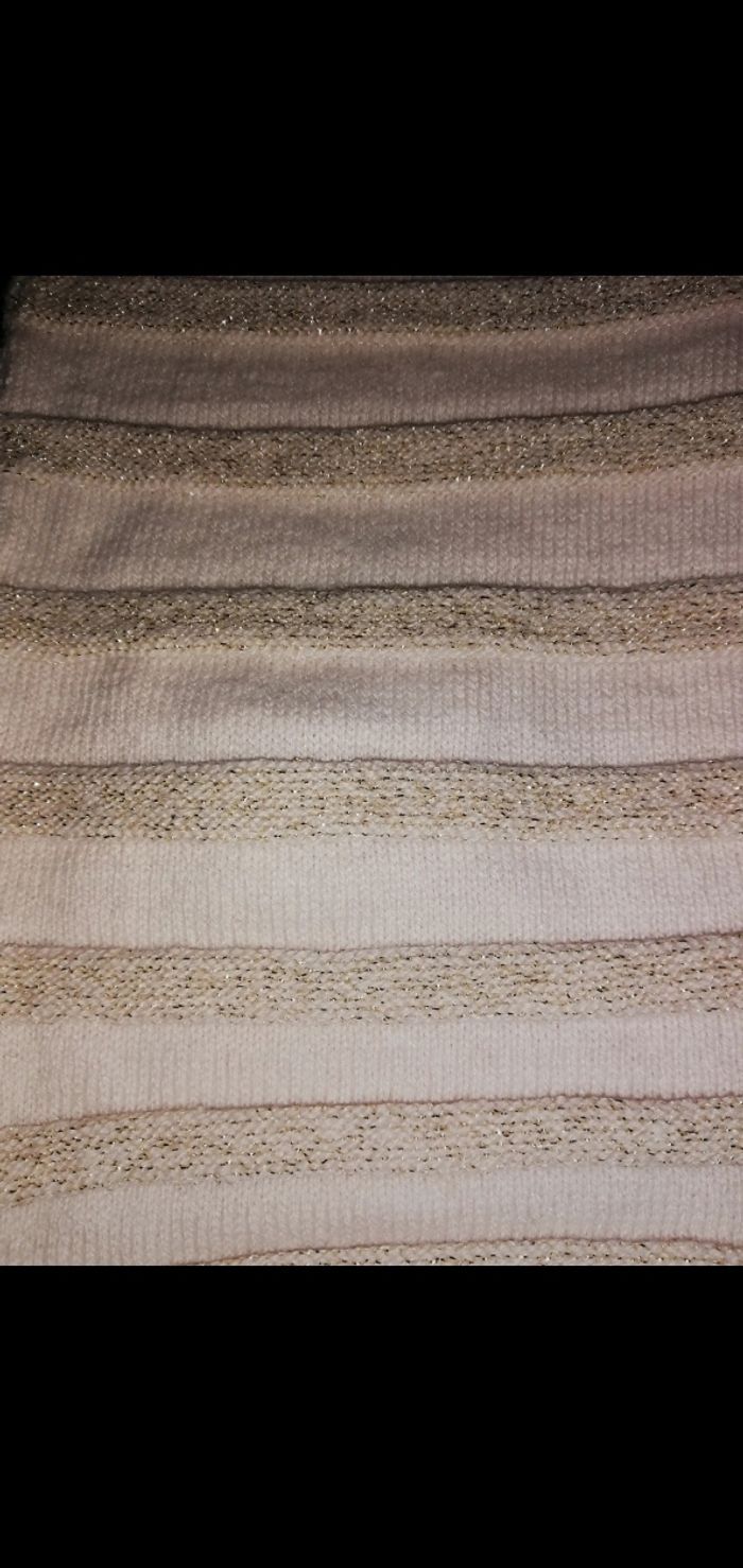 Robe style laine
Rose clair rayé doré
6 mois fille
Kitchoun - photo numéro 3