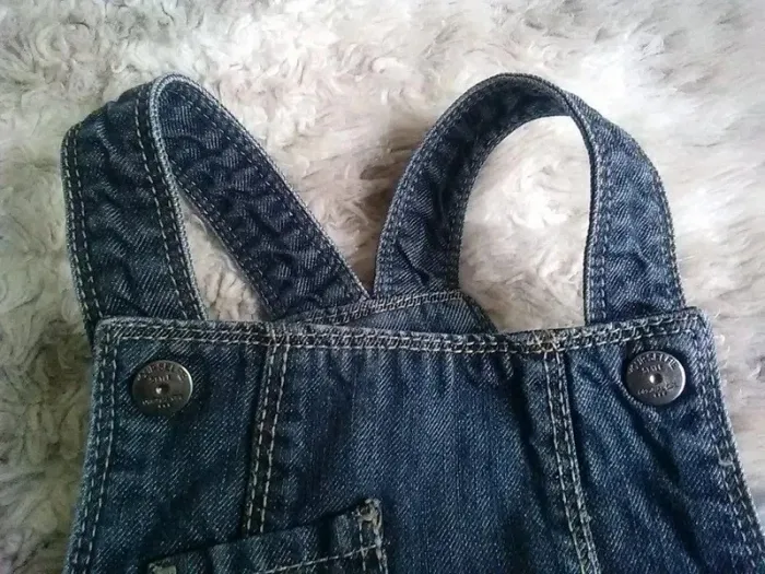 Robe salopette en jean 4ans - Kiabi-2 vêtements achetés le 3ème offert - photo numéro 5