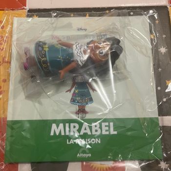 Livre Disney mes premiers amis sous blister , inclus la figurine 