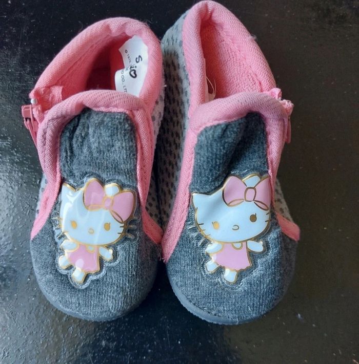 Pantoufle neuve hello kitty 19