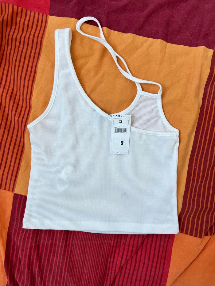 Crop top asymétrique - photo numéro 2