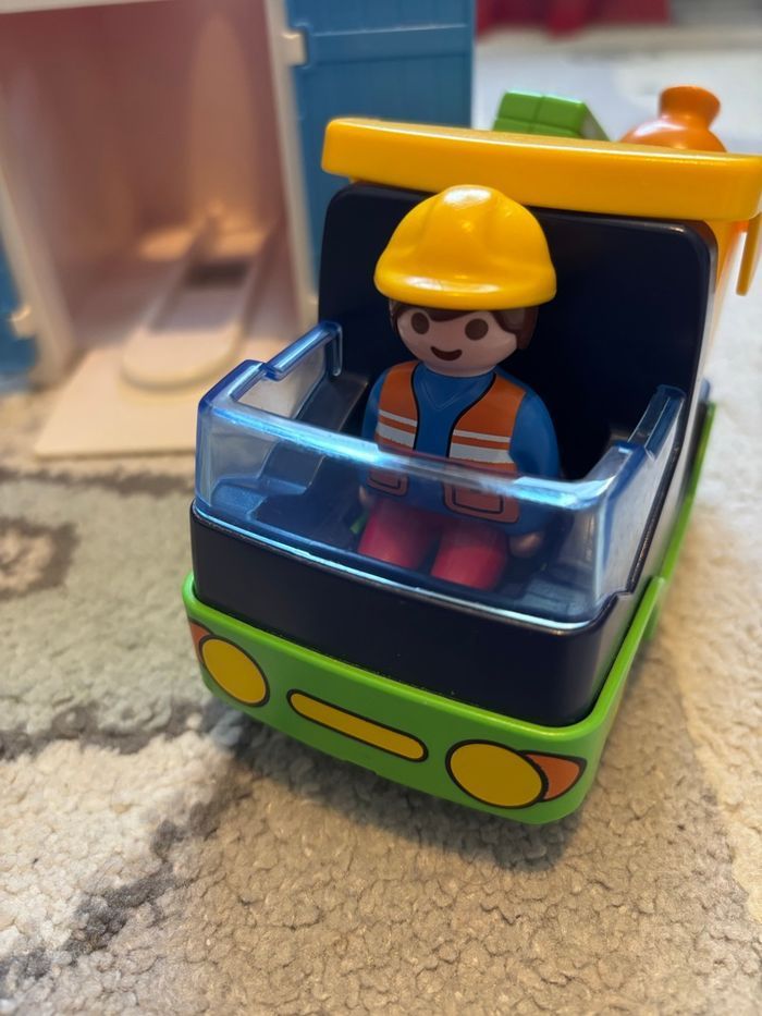 Playmobil 123 garage et son véhicule - photo numéro 2