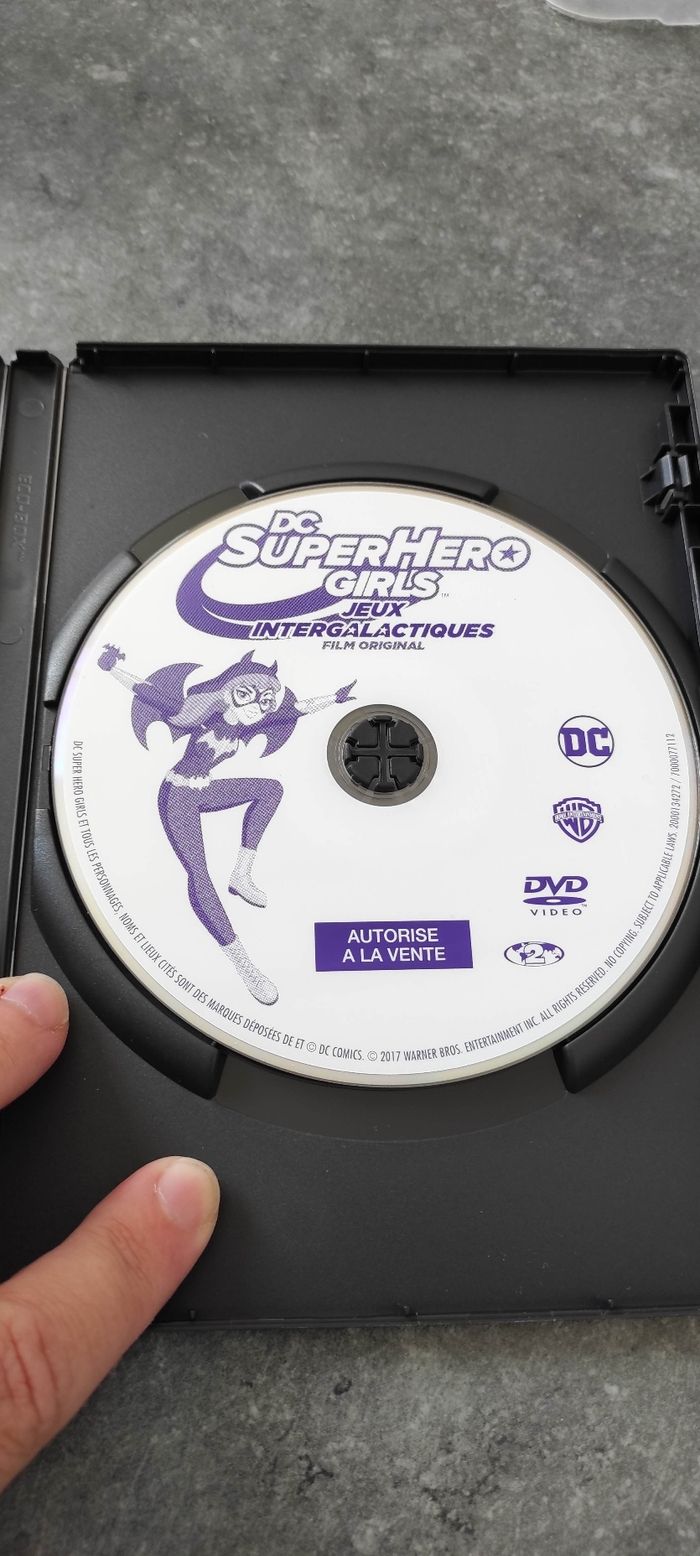 DVD enfant DC super hero girls - Jeux intergalactiques - photo numéro 3